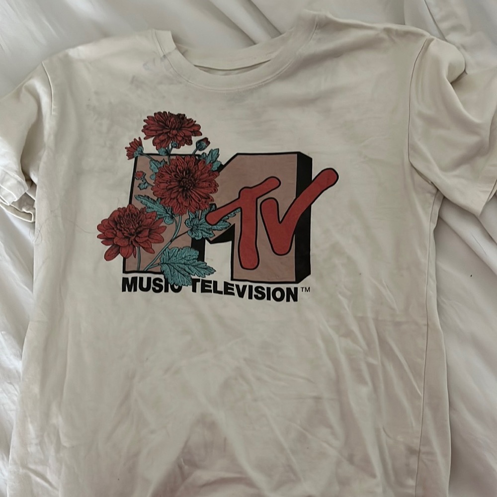 graphic tee